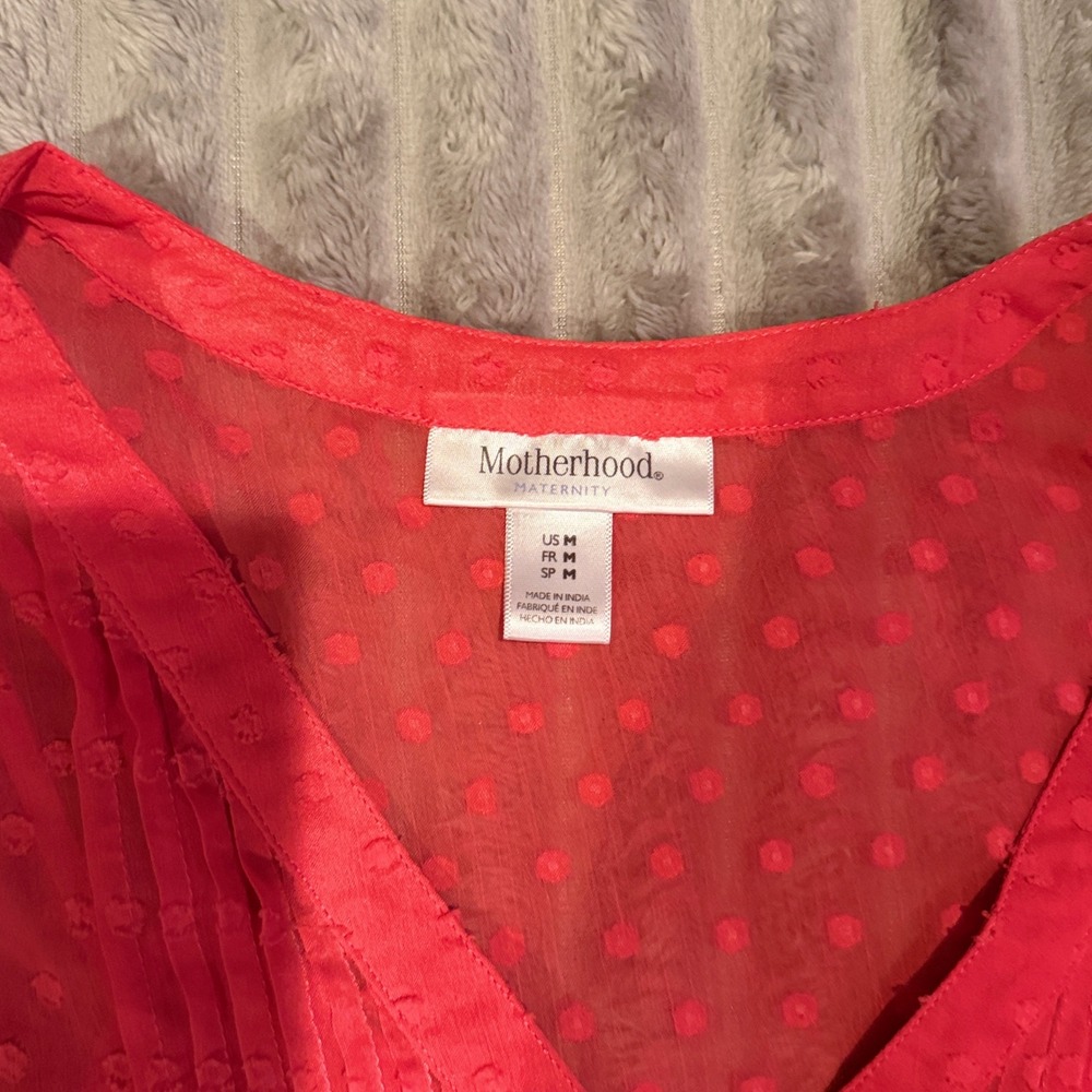 Motherhood Maternity Coral Swiss Dot Sleeveless Pintuck Blouse Medium Pink Top - Picture 3 of 7
